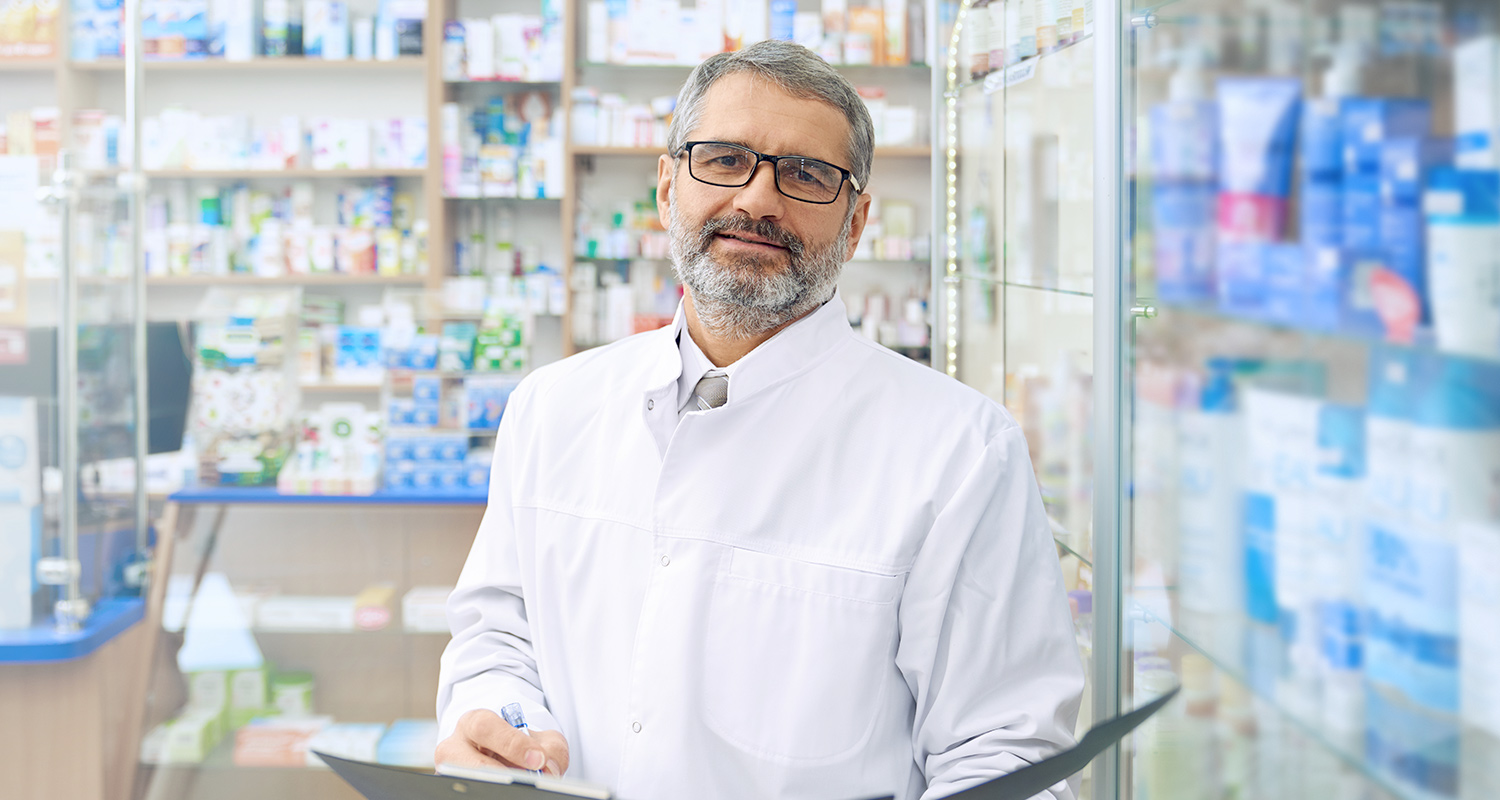 cadre assimile pharmacie